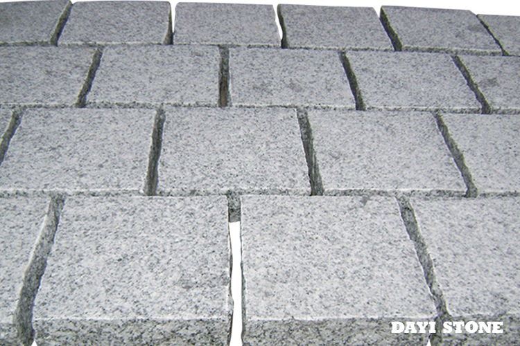 Cubes Light Grey Granite G603 Top flamed sides natural split bottom sawn 10x10x10cm - Dayi Stone Cubes Light Grey Granite G603 Top flamed sides natural split bottom sawn 10x10x10cm - Dayi Stone